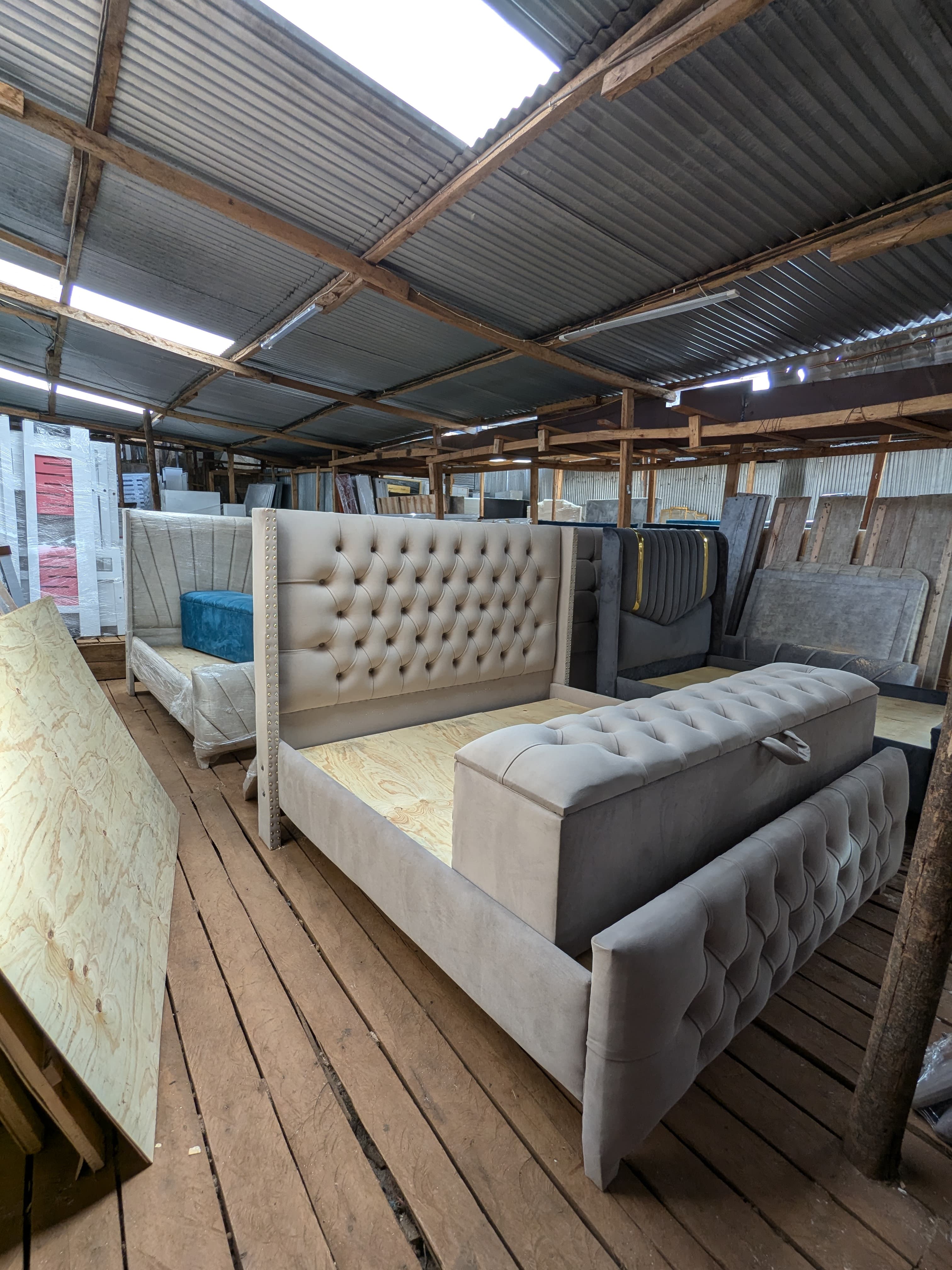 Queen size Chaster field bed with matching ottoman 