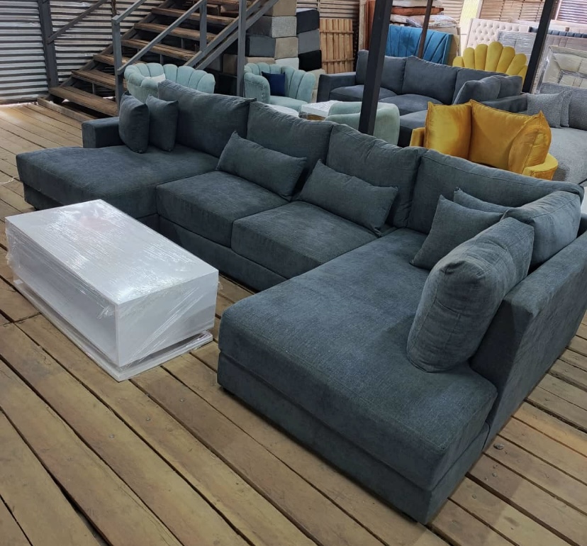 Sectional U-shaped seat 8 seater 