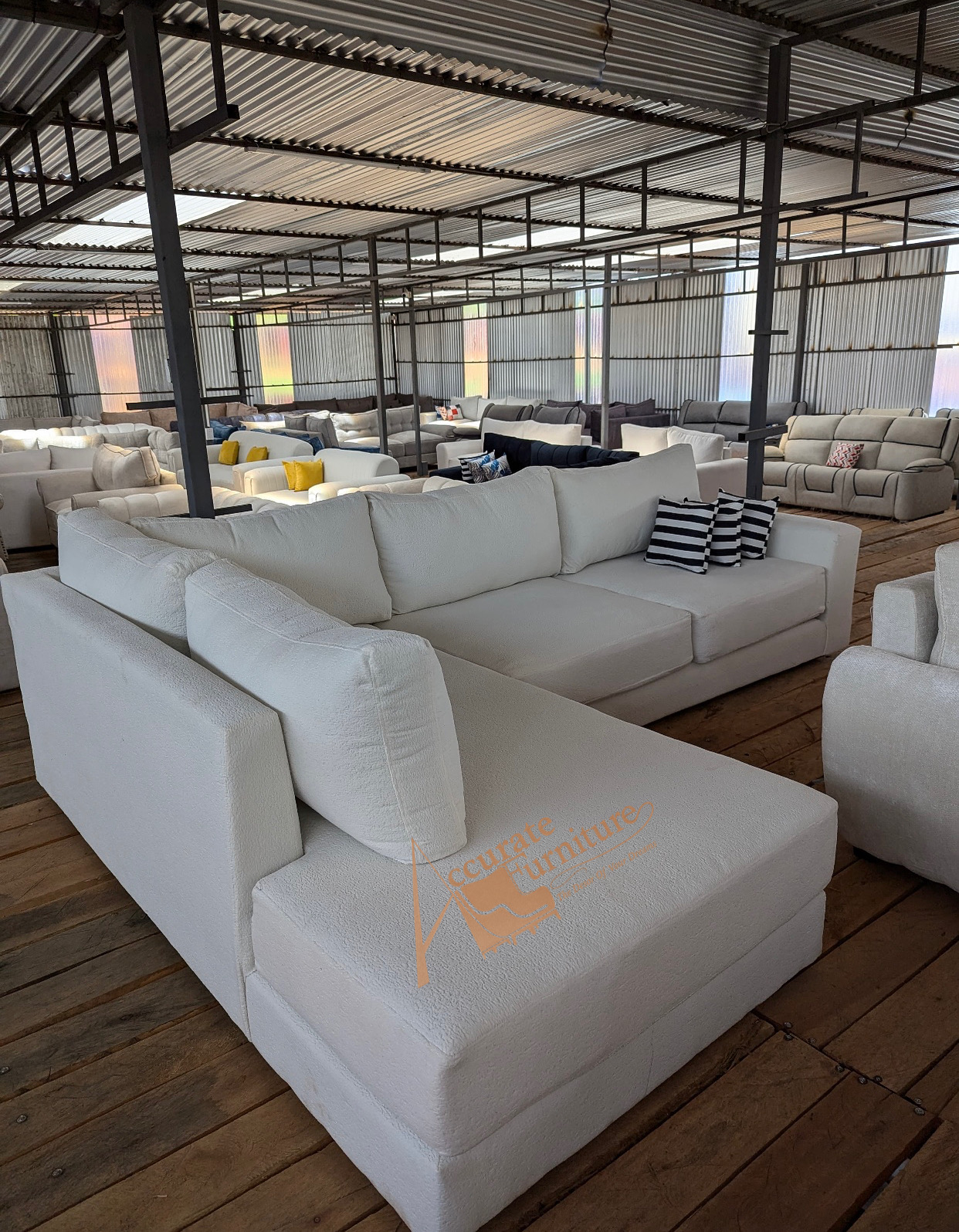 Six seater sectional L-seat sifa